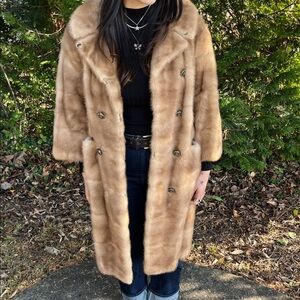 Elegant Vintage Tan Fur Coat